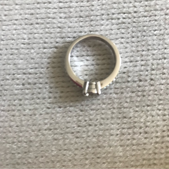 Swarovski Crystal Solitaire Ring - Picture 5 of 7